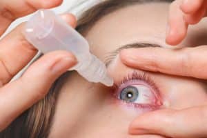 ¿Cómo aliviar los síntomas oculares de las alergias primaverales?